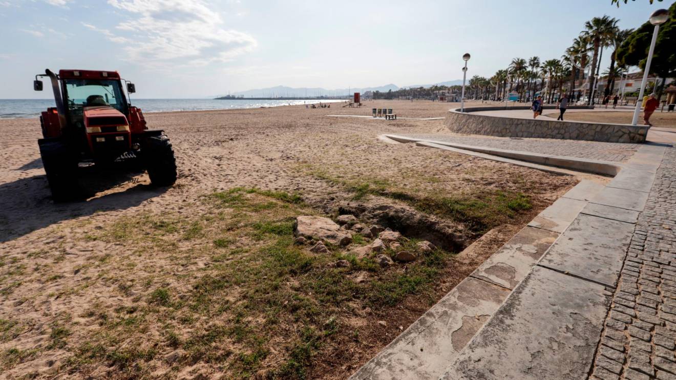 La limpieza de pélets y microplásticos tendrá lugar el día 9 de junio en la playa del Regueral. foto: marc bosch