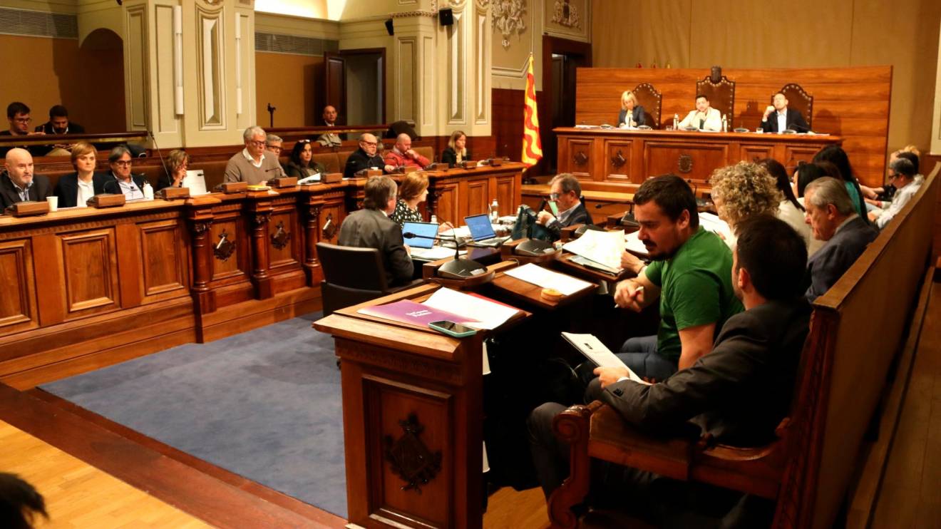 Imagen del pleno municipal de ayer, que se llevó a cabo en la Diputació de Tarragona. Foto: ACN