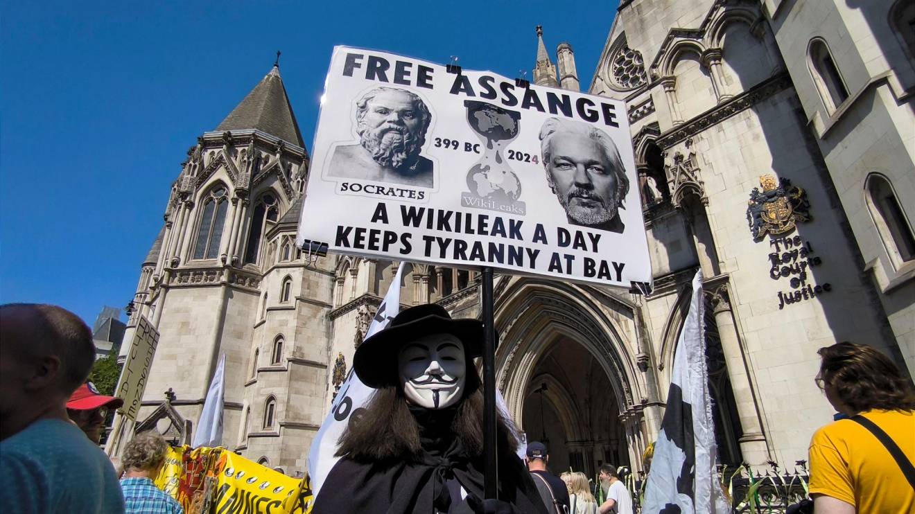 Protesta a favor de la libertat de Julian Assange. Foto: EFE