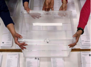 Una urna para las elecciones europeas. Foto: EFE