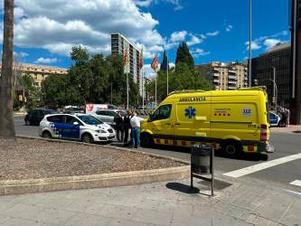La ambulancia y la Urbana en el momento del accidente. Foto: DT