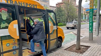 El vehículo con el que Reus Transport presta el servicio del Bus x Tu. Foto: Alfredo González