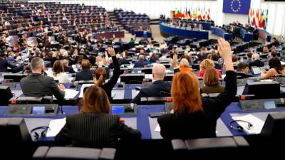 Votación en una sesión plenaria del Parlamento Europeo, en Estrasburgo. Foto: ACN