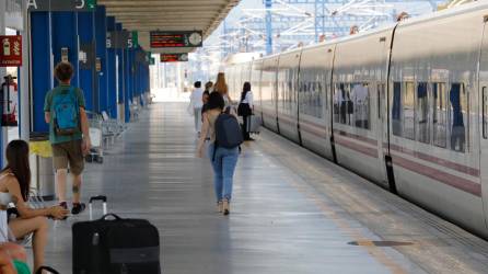 Imagen de un tren de alta velocidad en la estación del Camp de Tarragona. Foto: Pere Ferré