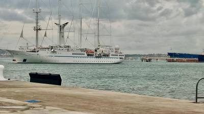 Imagen del velero entrando en el puerto. Foto: Port de Tarragona