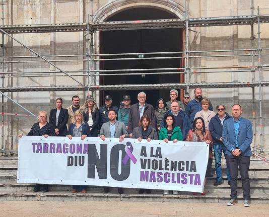 El minuto de silencio en Tarragona ha tenido lugar este miércoles a las 12 horas. Foto: Ayuntamiento de Tarragona