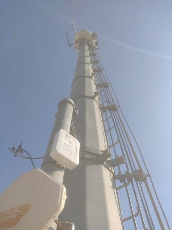 Antena del Plaseqta instalada en Perafort con un sensor de sulfuro de hidrógeno.