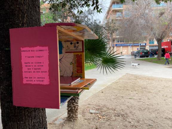 Se han repartido siete cajas de intercambio en la ciudad, como en el barrio de la Arrabassada. Foto: O.S.