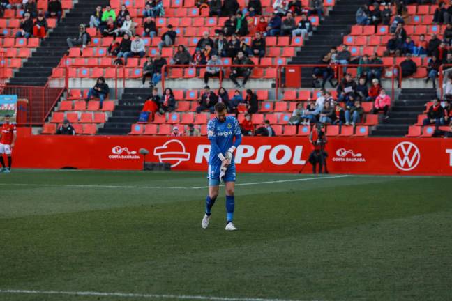 Manu García en un partido ante el filial del Athletic en el que se marchó lesionado. foto: pere ferré