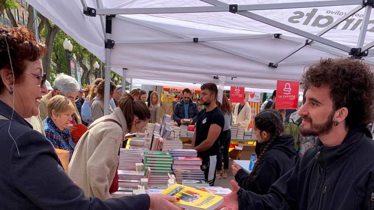 Venta de libros en la rambla. Foto: Pere Ferré