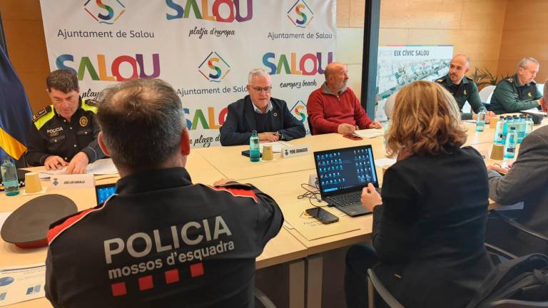 Reunión de la Junta Local de Seguridad, este viernes en el Ayuntamiento de Salou. Foto: I. Alcalá