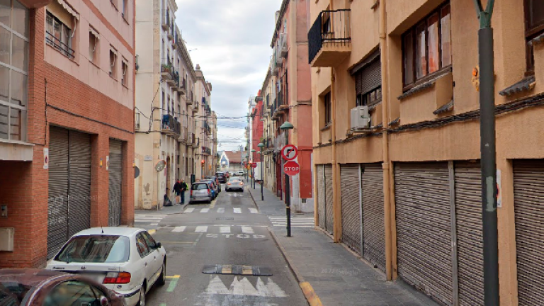 La calle Verge de la Misericòrdia de Tarragona, donde está ubicado el edificio donde se ha derrumbado el techo. Foto: Google Maps