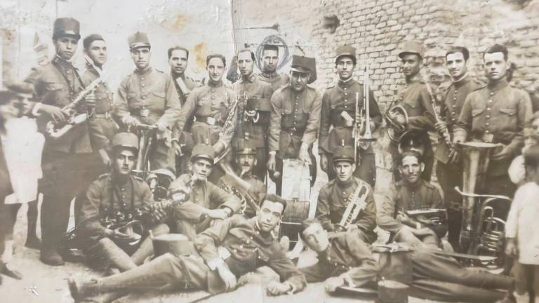 Banda de música del Regiment Luchana, on tocà Salvador Boada Calbó, de la quinta del 1926. foto: Arxiu Casa Boada