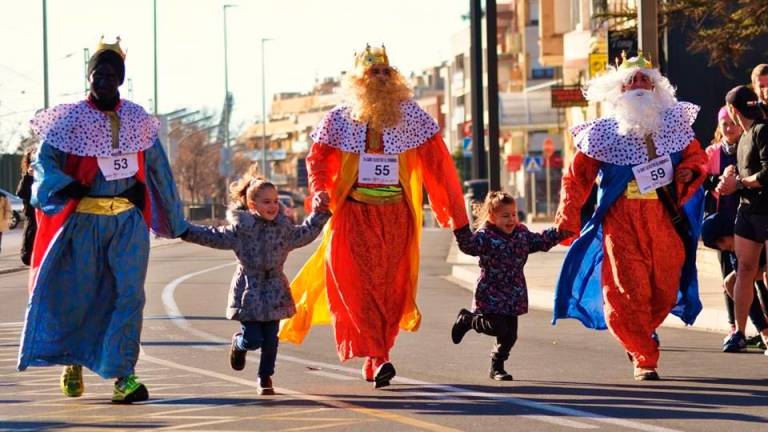 Ir disfrazado en la Sant Silvestre de El Vendrell puede tener premio. Foto: Runners el Vendrell