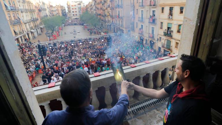 La encendida de La Tronada ha dado inicio a las fiestas. FOTO: Pere Ferré