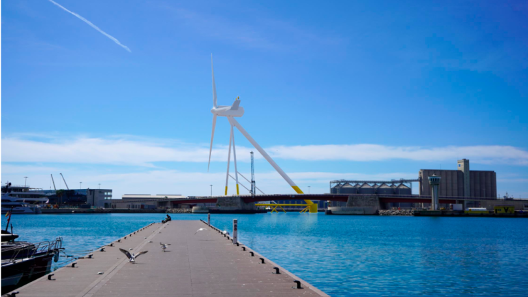 El Moll de Balears estaría listo en breve para acoger empresas que fabriquen estos aerogeneradores. Foto: DT