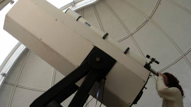 $!Uno de los telescopios instalados en el Observatori de l’Ebre. Foto: Joan Revillas