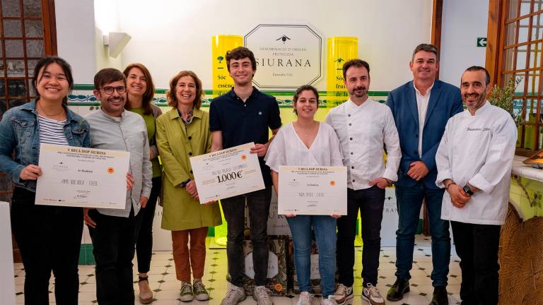 Els guanyadors del concurs han recollit els seus premis a l’Estació Enològica de Reus. Foto: Cedida