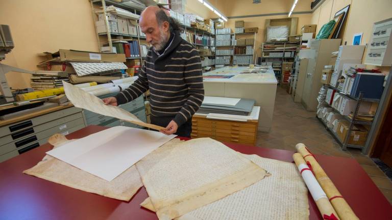 L’Arxiu Comarcal del Baix Ebre conserva documents de gran valor històric. Foto: Joan Revillas