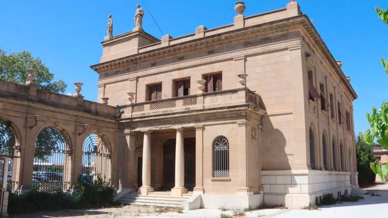 $!La antigua casa del director de la Tabacalera de Tarragona, en la entrada del complejo. Foto: Mar Rovira / Eloi Tost / ACN