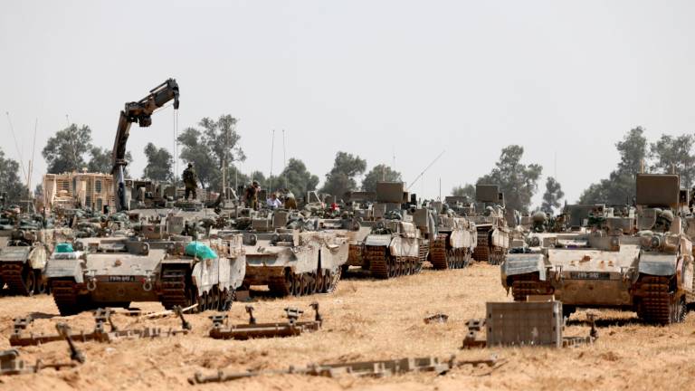 $!Tropas israelíes se concentran en algún lugar del sur del país cercano a la frontera con Rafah, en Gaza, a la espera de las ordenes para invadir la ciudad. Foto: EFE