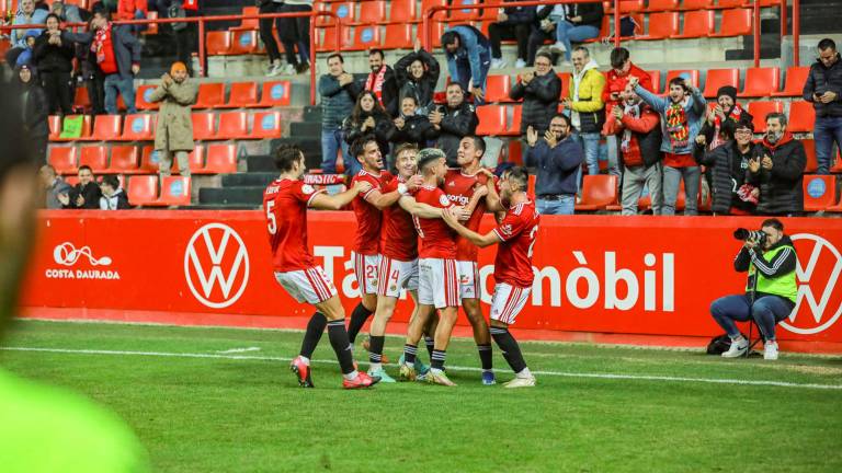 El Nàstic celebra uno de sus goles conseguidos frente a la Cultural Leonesa. Foto: Àngel Ullate