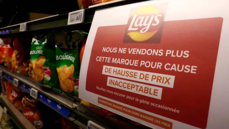 $!Imagen de uno de los carteles que colgó Carrefour en Francia informando de los productos retirados. Foto: X