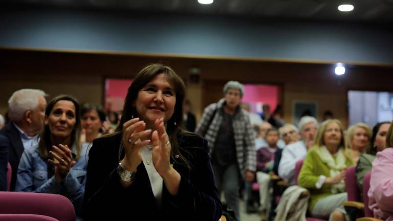 Laura Borràs, en la Sala Santa Llúcia de la capital del Baix Camp, antes de iniciar su intervención. Foto: Àngel Ullate