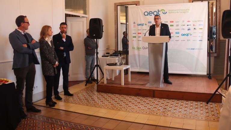 El presidente de la AEQT, Ignasi Cañagueral, acompañado de otros miembros de la junta. Foto: DT