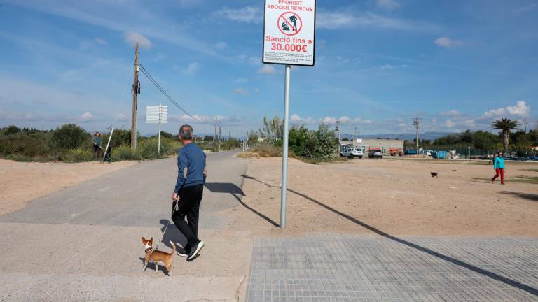 El Ayuntamiento ha instalado ocho señales de advertencia con la nueva normativa. Foto: Alba Mariné