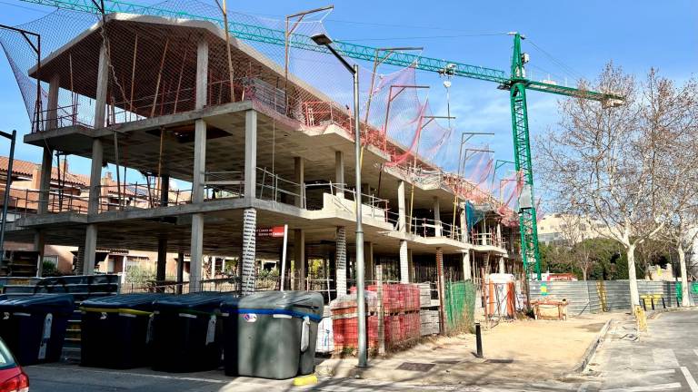 Foto actual de una promoción de viviendas nuevas en construcción en Reus. FOTO: alfredo gonzález