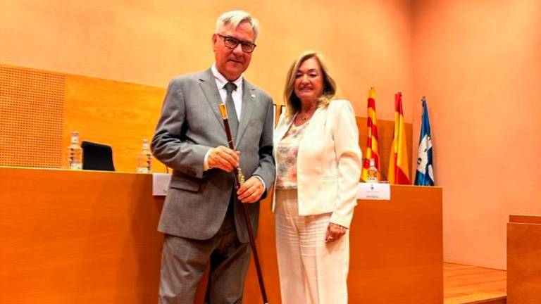 Eduard Rovira, de nou alcalde, amb la regidora del PP i de més edat, Núria Gómez. FOTO: Aj. Torredembarra