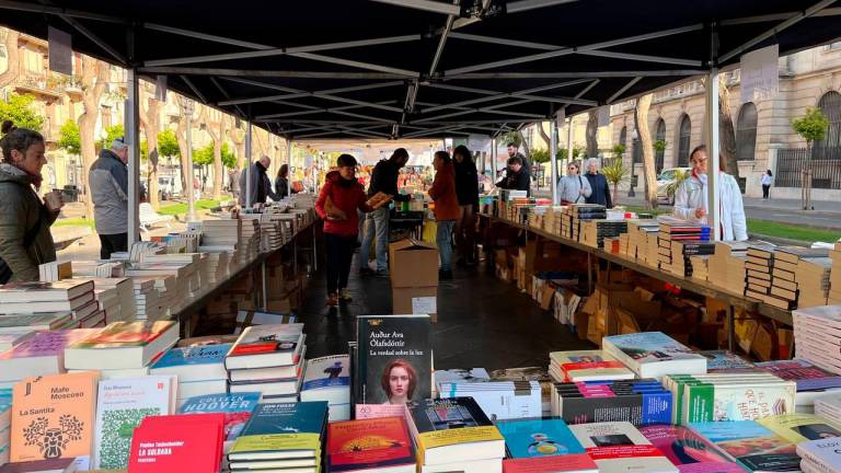 La Rambla Nova llena de libros. Foto: Silvia de Noguera