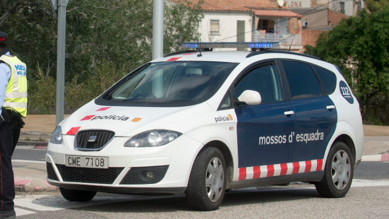 Una patrulla de Mossos va localitzar els sospitosos circulant per Móra la Nova. Foto: Joan Revillas/DT
