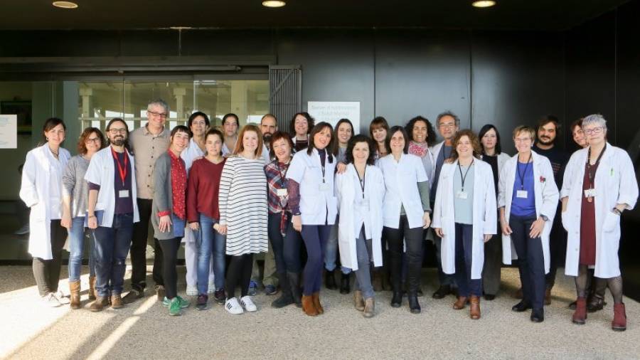 Imagen de grupo de los profesionales del servicio de Adiciones y Salud Mental del Hospital Sant Joan de Reus. FOTO: ALBA MARINÉ