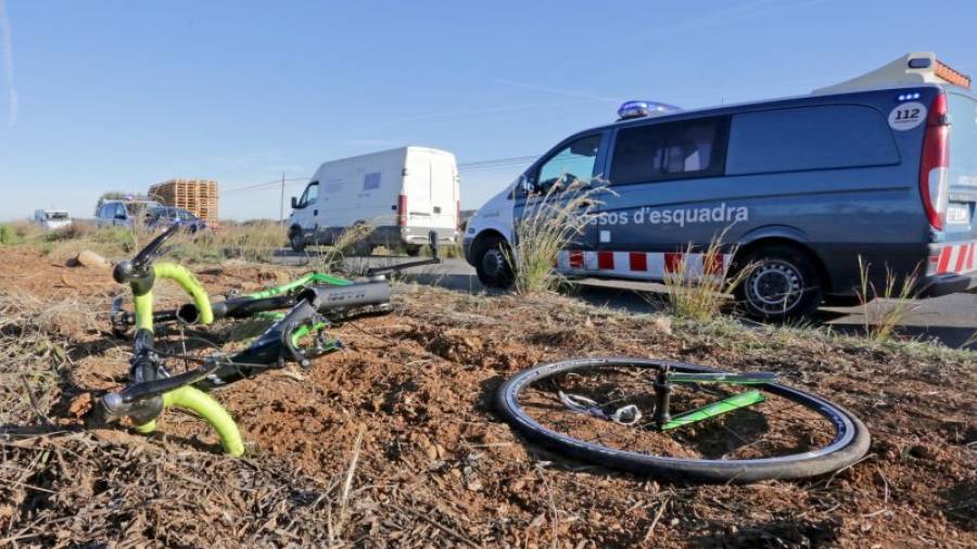 La bicicleta de la joven tarraconense que murió atropellada el 12 de diciembre en Vilabella. Foto: Lluís Milian