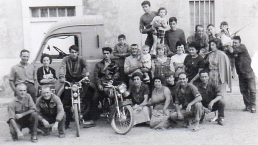 Grup d´emigrants del Maestrat a França després de la Gelada de 1956. Foto: Arxiu Joan Ferreres Nos