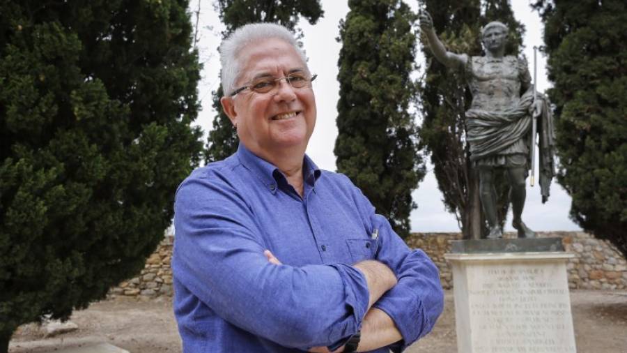 El director del Museu d´Història de Tarragona, Lluís Balart, ha escrito un artículo para una revista científica italiana sobre la estatua. Foto: Pere Ferré