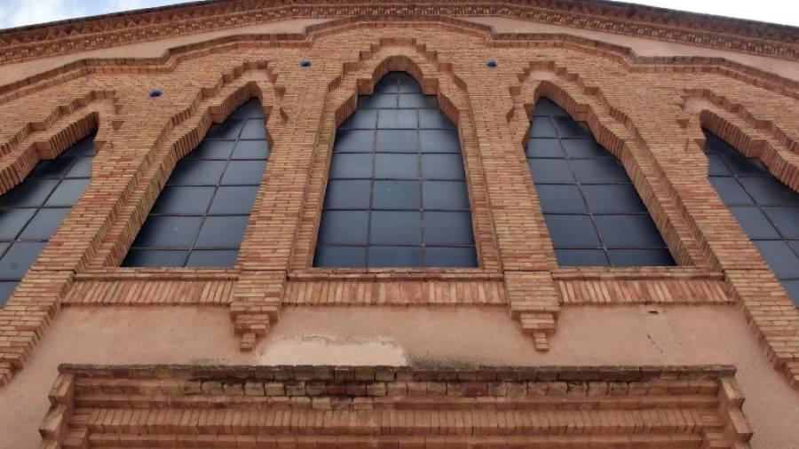 Fachada del edificio de la cooperativa agrícola de Barberà de la Conca. Fotos: alfredo gonzález