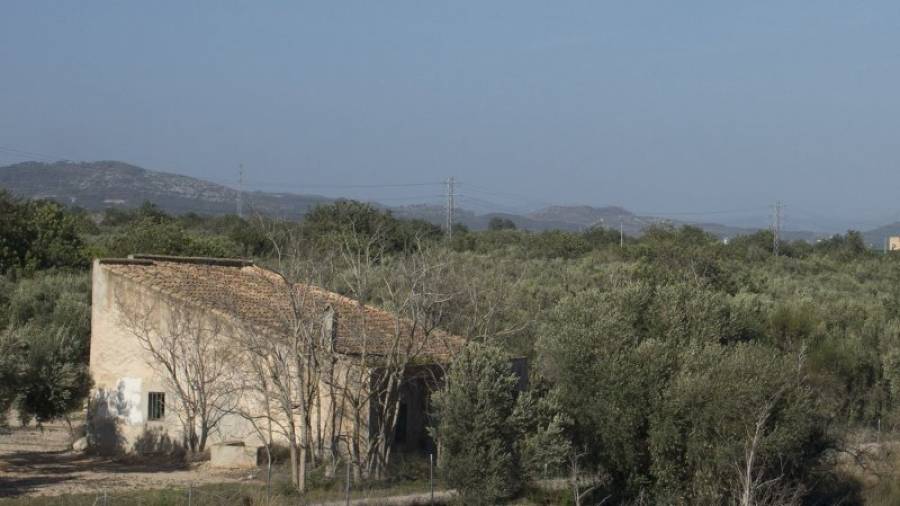Una casa de camp en una finca de les Terres de l\'Ebre. Foto: Joan Revillas