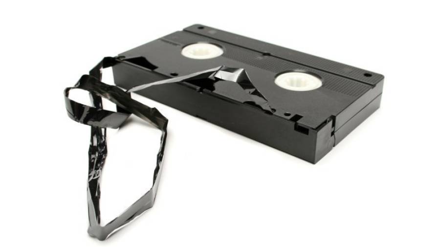 Una cinta rota de VHS