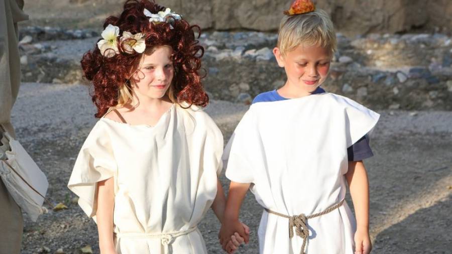 Mediante leyendas romanas y juegos típicos de la época conoceremos un poco la historia de los romanos.