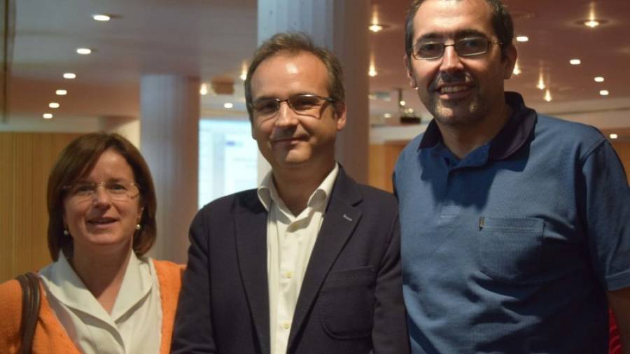 De izquierda a derecha, Vilella, Gutiérrez-Zotes y Labad, los tres investigadores del Pere Mata que han participado en el estudio. Foto: DT