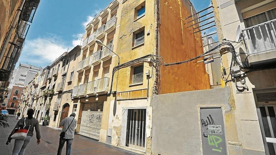La casa expropiada desatascará el proyecto de pasaje entre las calles Sant Jaume y del Vent. FOTO: a. gonzález