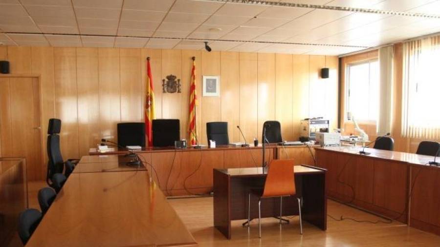 El detenido se ha acogido a su derecho a no declarar esta mañana en el Juzgado de Instrucción número 2 de Tarragona.
