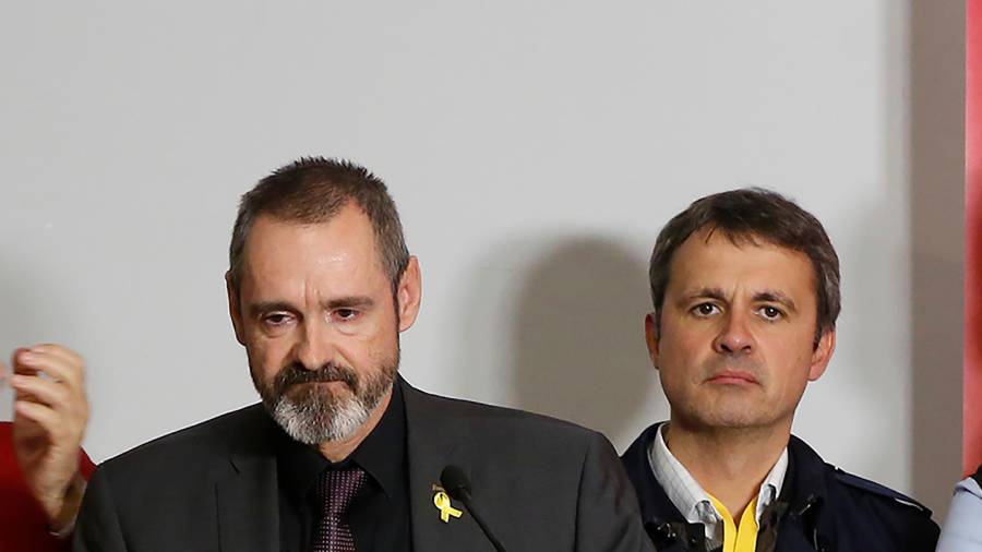 Eusebi Campdepadrós y Héctor López Bofill. El profesor iba en las listas de JxCat en la circunscripción de Tarragona.FOTO: ACN