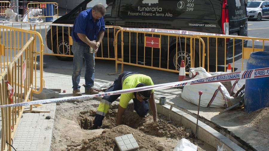 Punt on es van trobar les restes de l’esquelet, al subsòl de Tortosa. FOTO: Joan Revillas