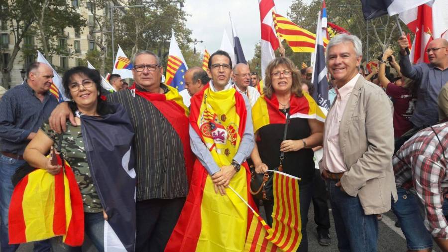 Bundó (primera por la izquierda) junto a miembros de PxC de El Vendrell.