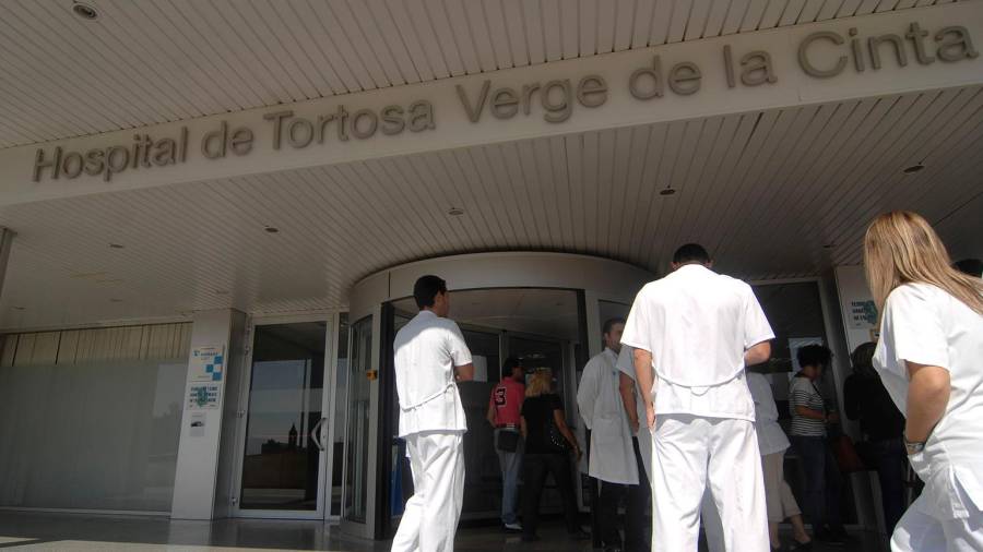 L’accés a l’Hospital de Tortosa Verge de la Cinta. FOTO: Joan Revillas