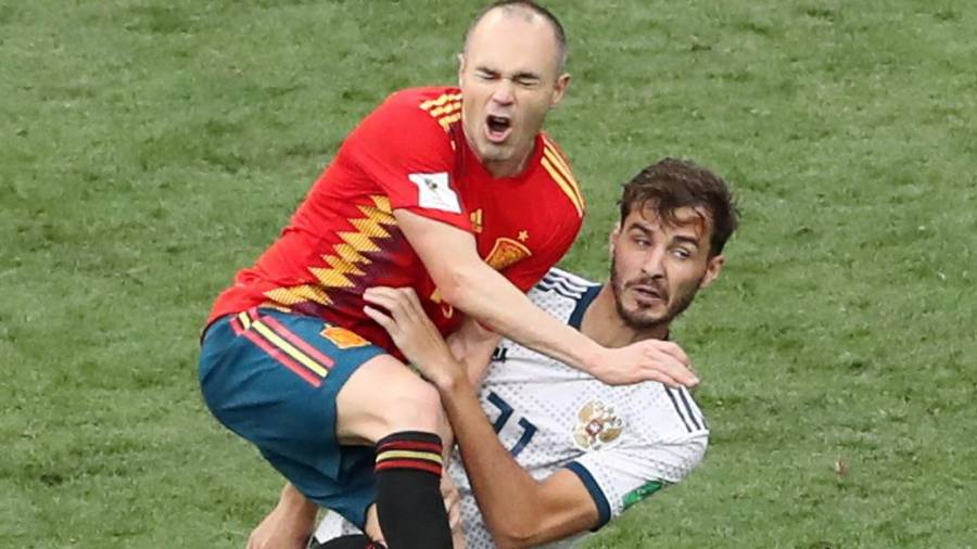 Un momento del partido entre Rusia y España